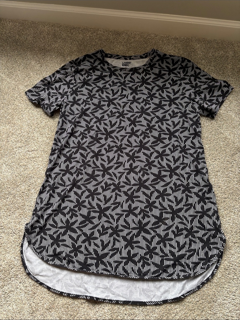 Lands' End Black and White Geometric Short Sleeve Tunic